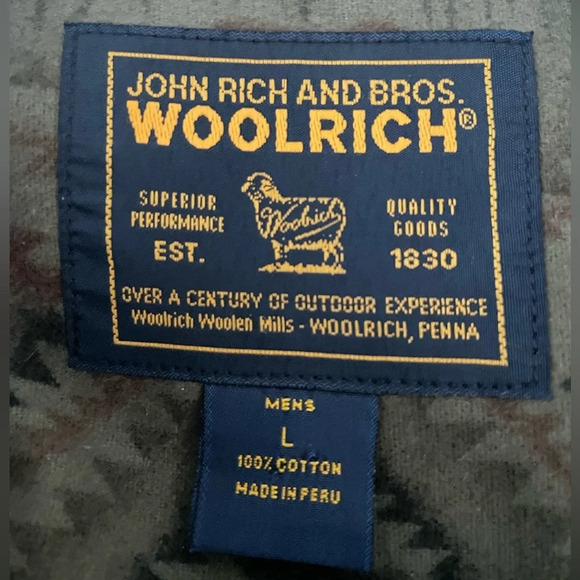 Woolrich Green Aztec / Wolf Patterned Button Down Shirt - Picture 2 of 7